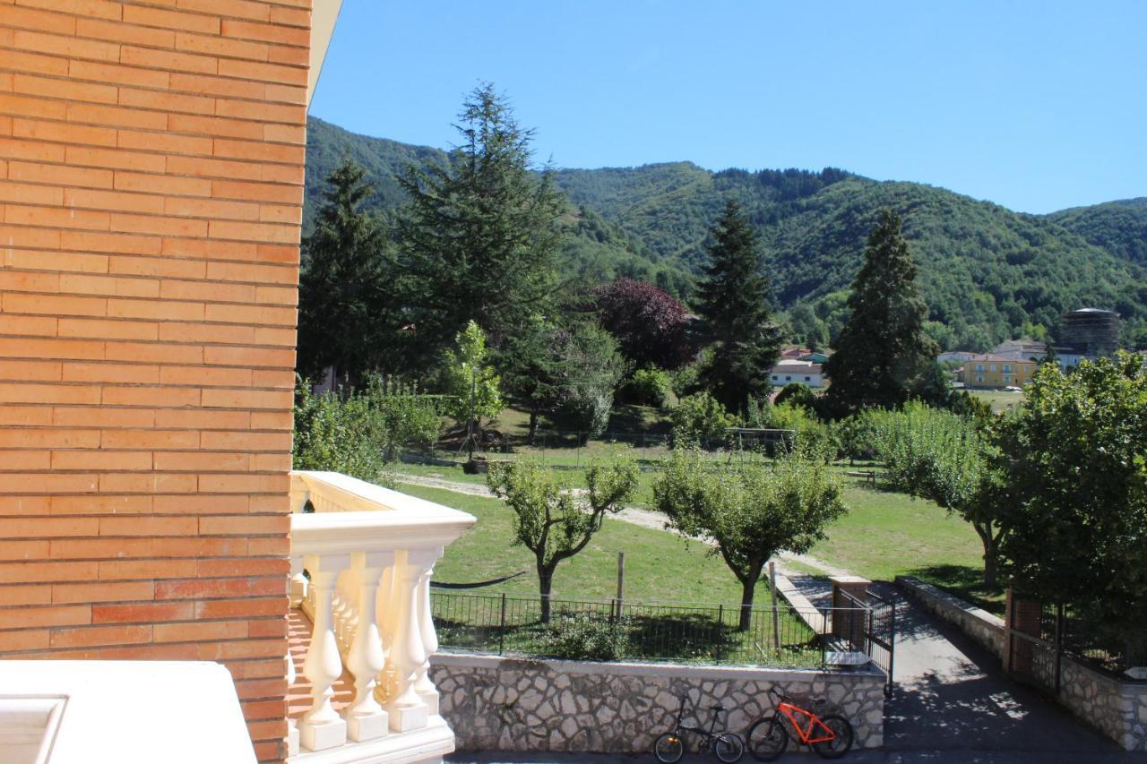 La Villa Guest House Capitignano Exterior foto