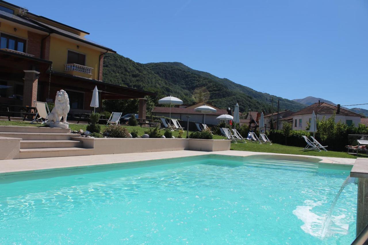 La Villa Guest House Capitignano Exterior foto